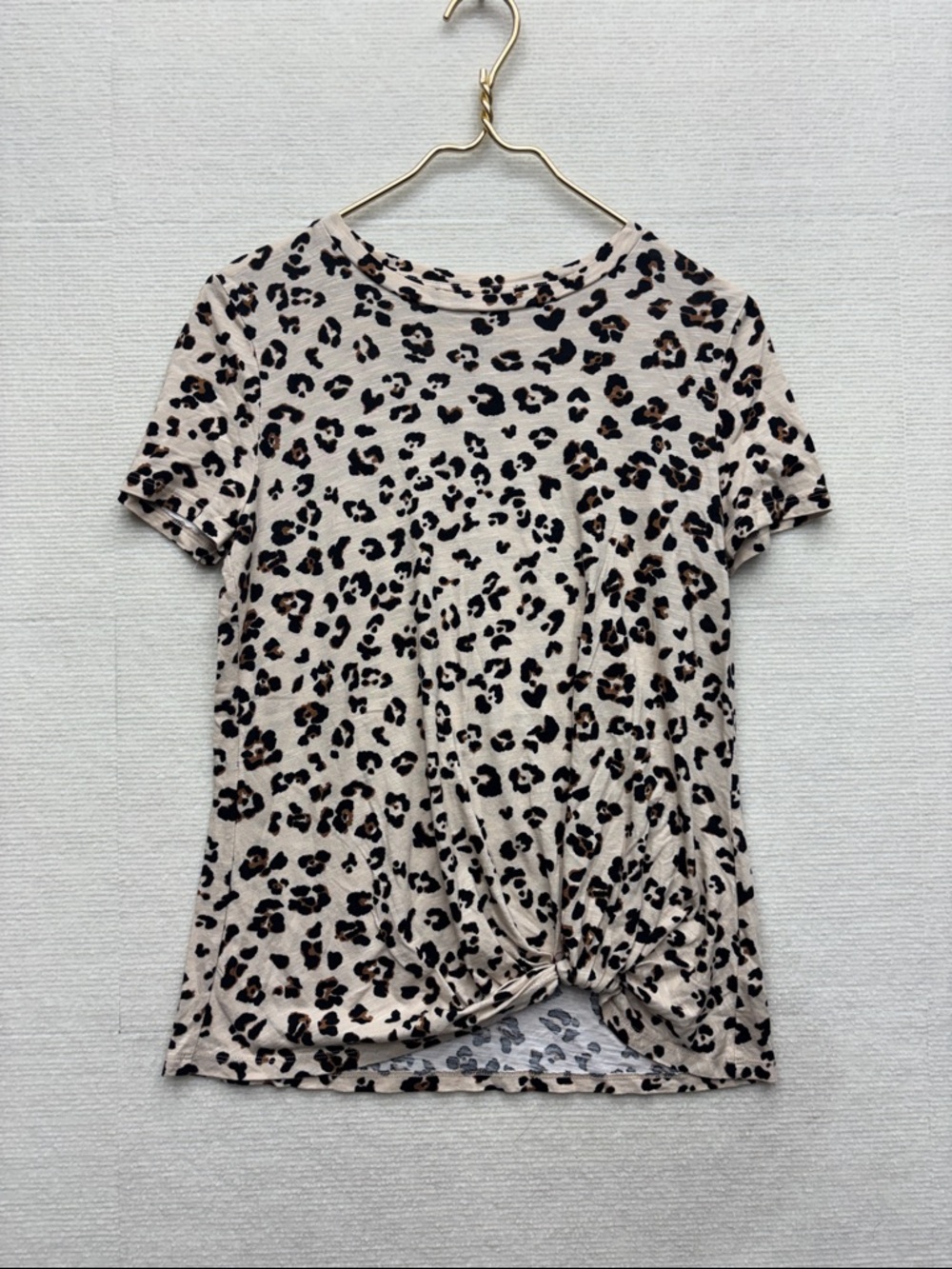 24/7 by Maurices | small Leopard Print Knot Front Tee - Beige